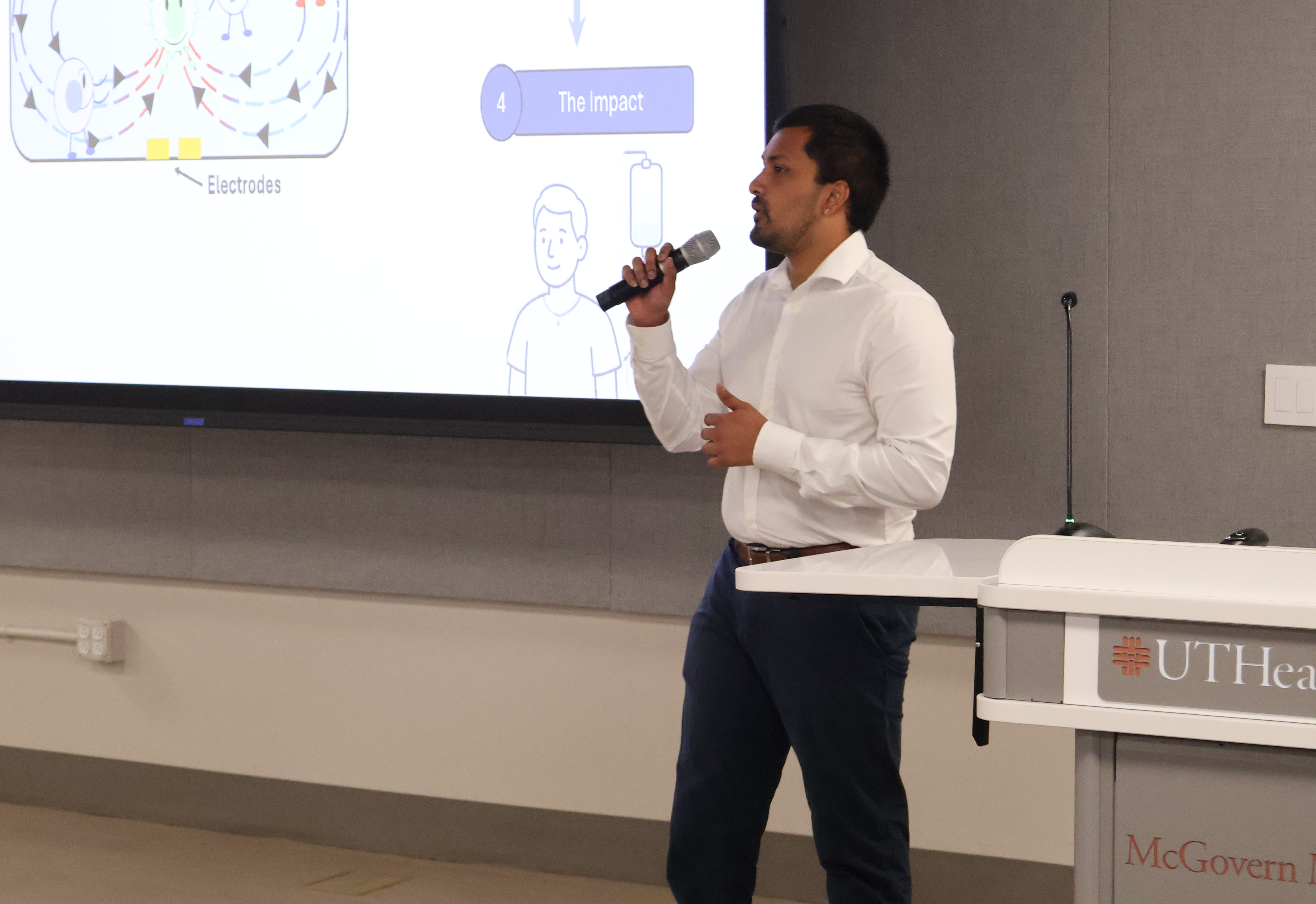 Amit Niyogi from Rice University presents at the T1-T4 in 3 Minutes competition.