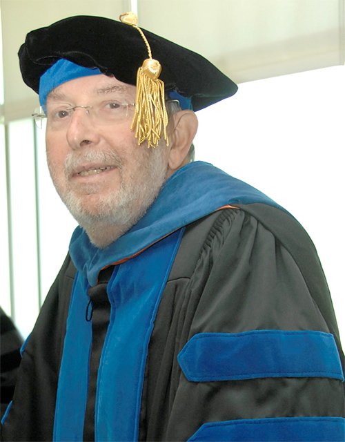 Retired SBMI associate professor funds scholarship