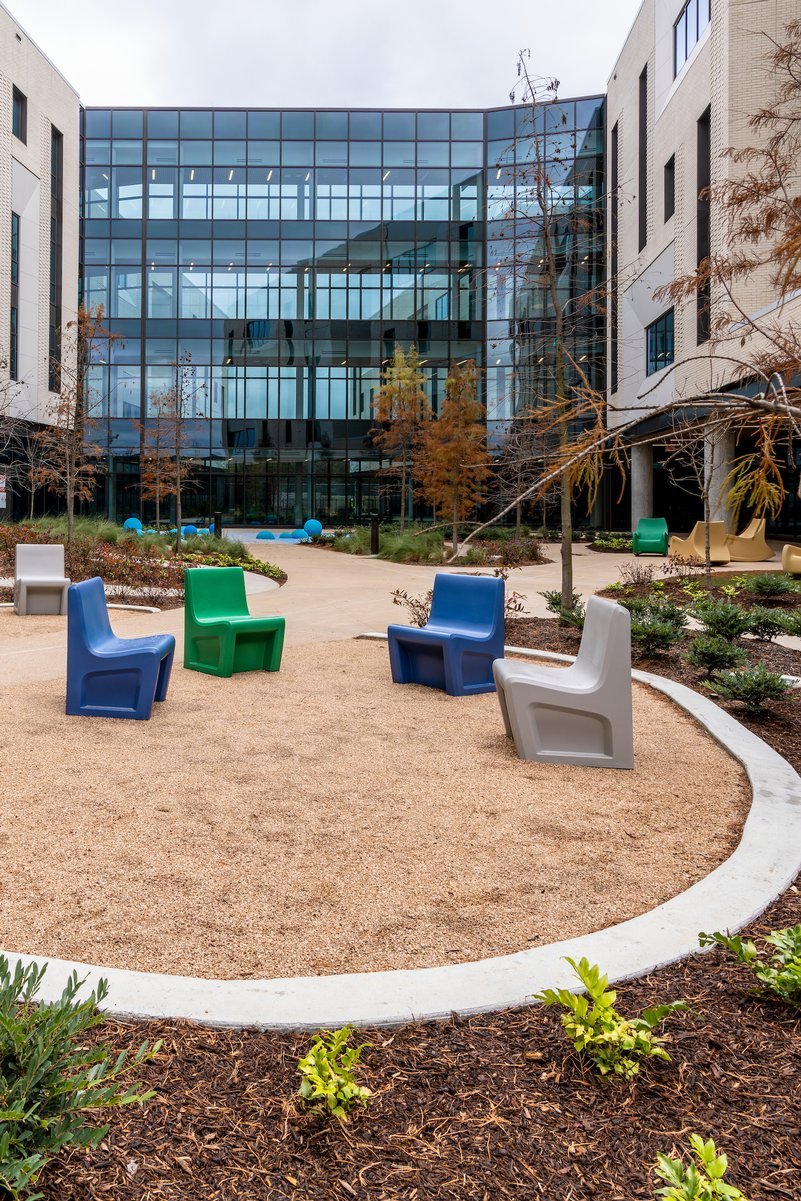 Photo of the courtyard at the new academic psychiatric hospital, part of the John S. Dunn Behavioral Sciences Center at UTHealth Houston. (Photo by Robert Seale)