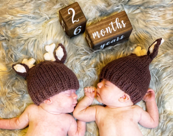 Photo of Steven and Hudson were born on Christmas Eve last year after being diagnosed with TAPS. Thanks to quick discovery and treatment, they are now thriving 2-month-olds. (Photo credit: Amberlyn Smith)