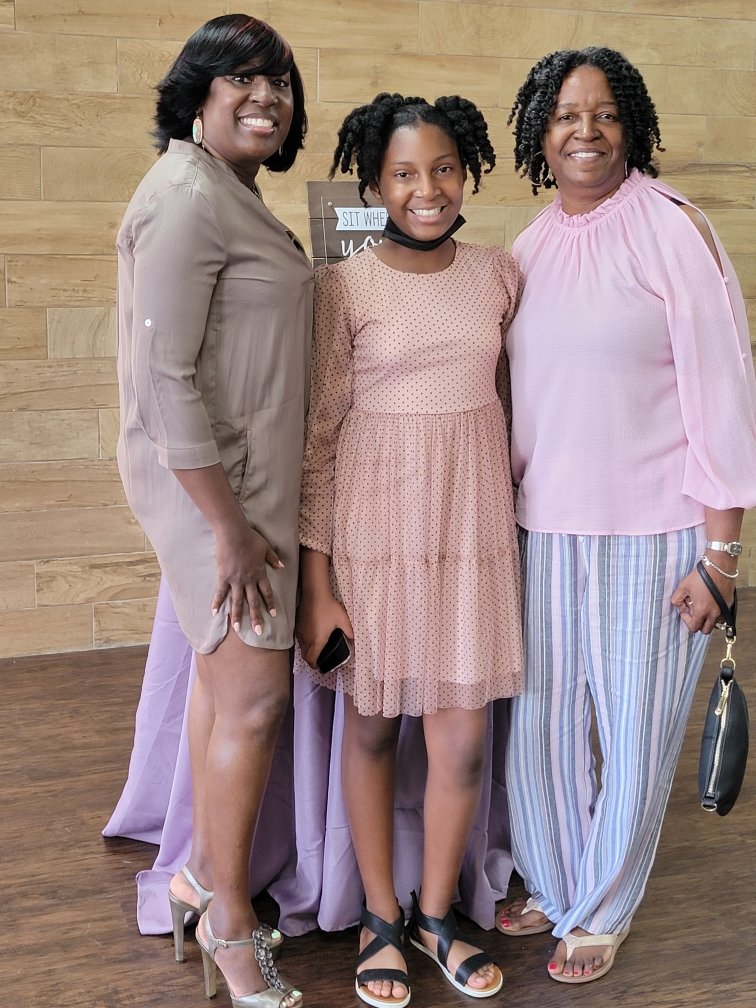 McClintock poses with her daughter, Cileas, and mother, Yvonne McClintock-Green. (Photo courtesy of Kisha McClintock)