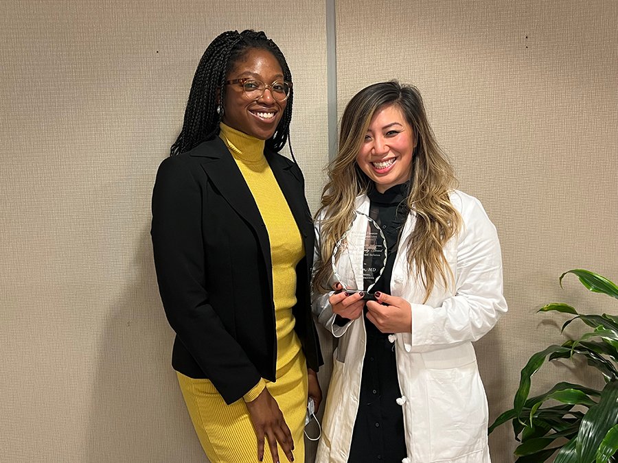 Asia McCleary-Gaddy, PhD (left), presents Wendy Chen, MD, MS (right), with the inaugural John P. and Kathrine G. McGovern Distinguished Faculty Award in Diversity, Equity, and Inclusion. (Courtesy photo)