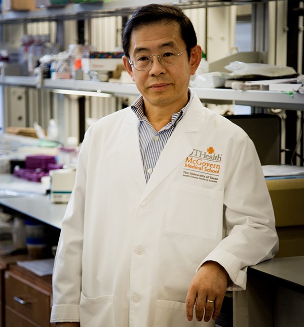 Photo of Zhiqiang An, PhD, who was one of the lead authors  of a study that revealed engineered IgM antibodies were more potent than standard ones against COVID-19. (Photo by UTHealth)
