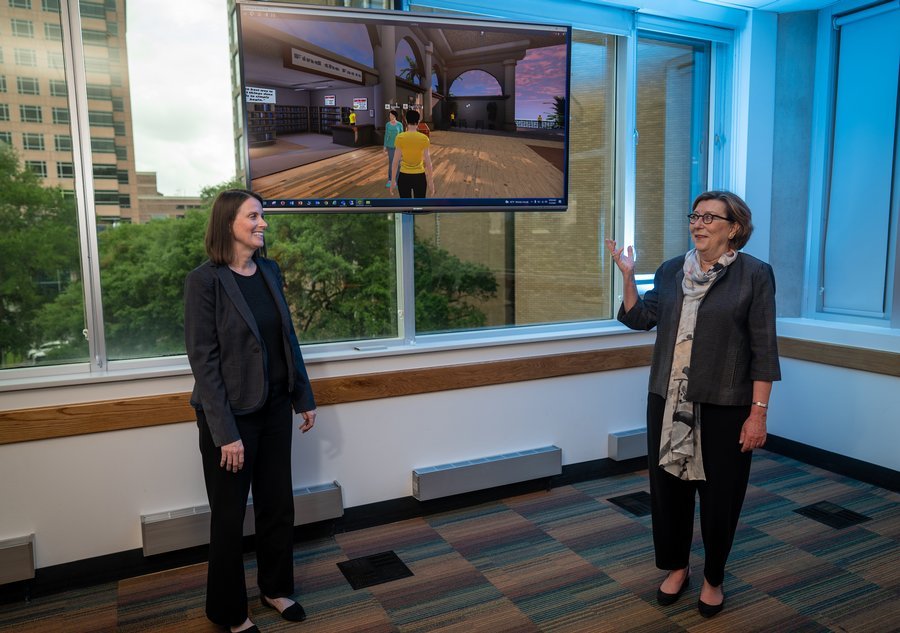 Dr. Jennifer Beauchamp showing virtual world for stroke survivor mental health program