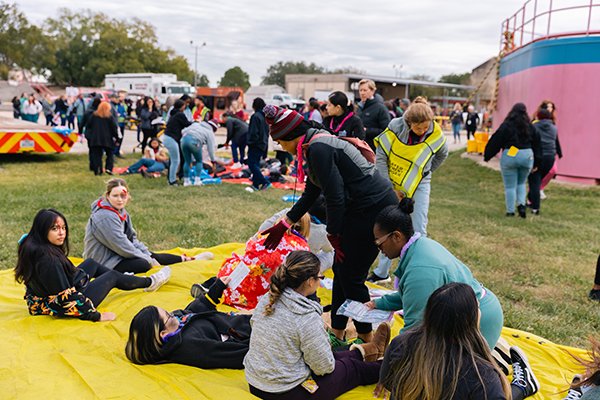 Students worked to get victims triaged before transporting them to the hospital. (Photo by Rogelio Castro/UTHealth Houston)