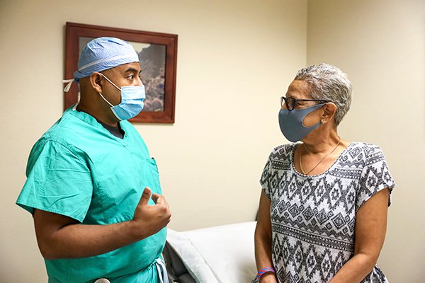 Photo of Bidhan Das, MD, who devised a unique surgery-first plan for removal of Doralyn Davenport's tumor. (Photo credit: Maricruz Kwon/UTHealth)
