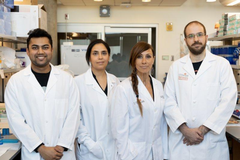 Photo of Dr. Kristin Eckel-Mahan and her research team.