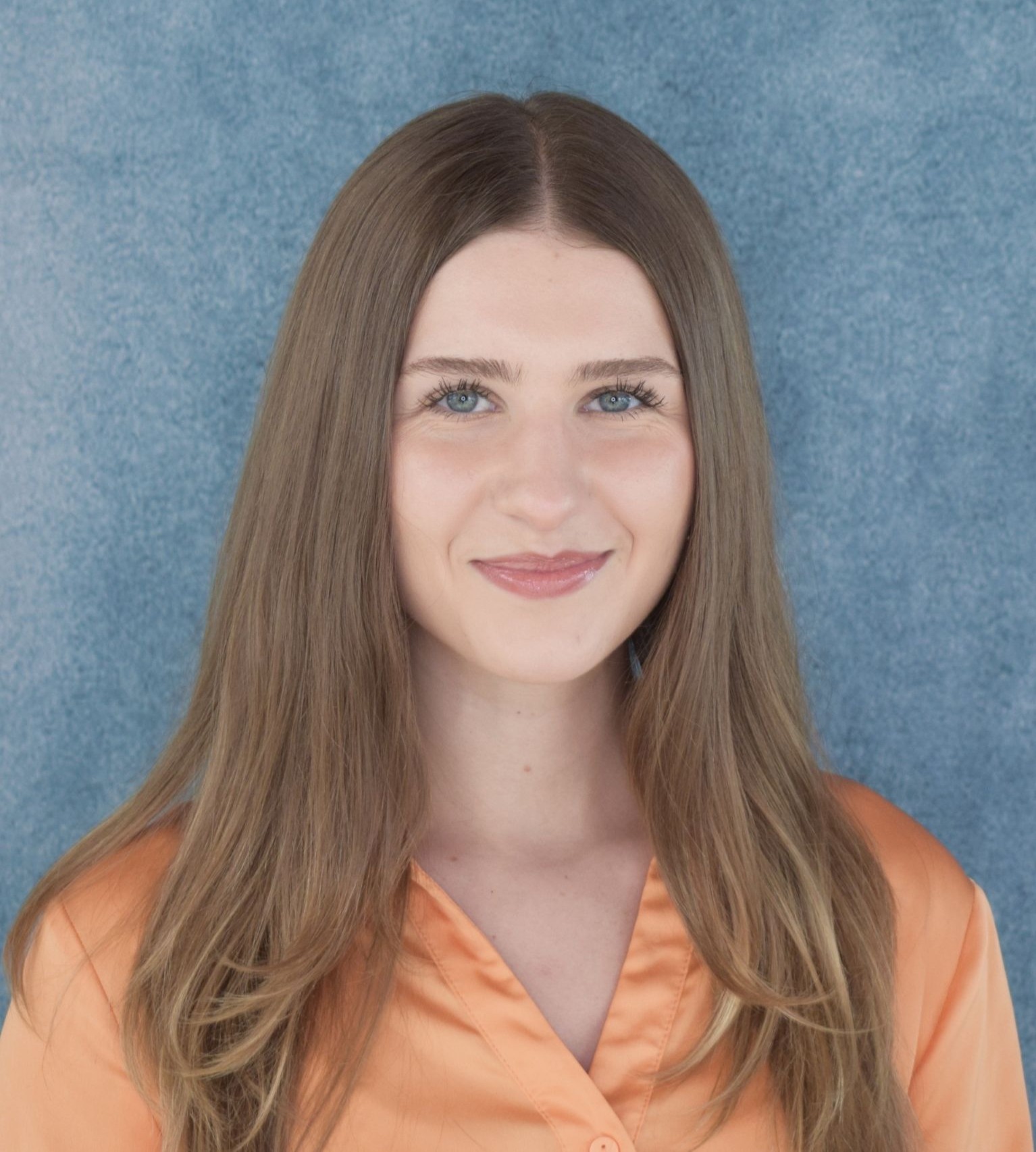Headshot - Hanna Dion